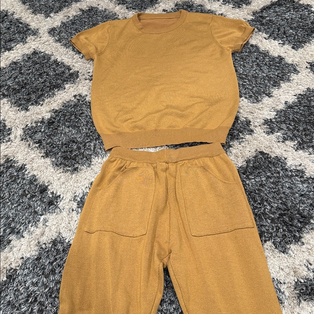 Women's Mustard 2 piece set - Picture 1 of 3